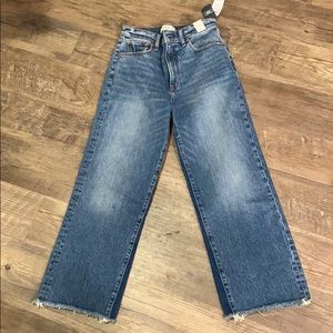 NWT Abercrombie high rise crop wide leg jean 27
